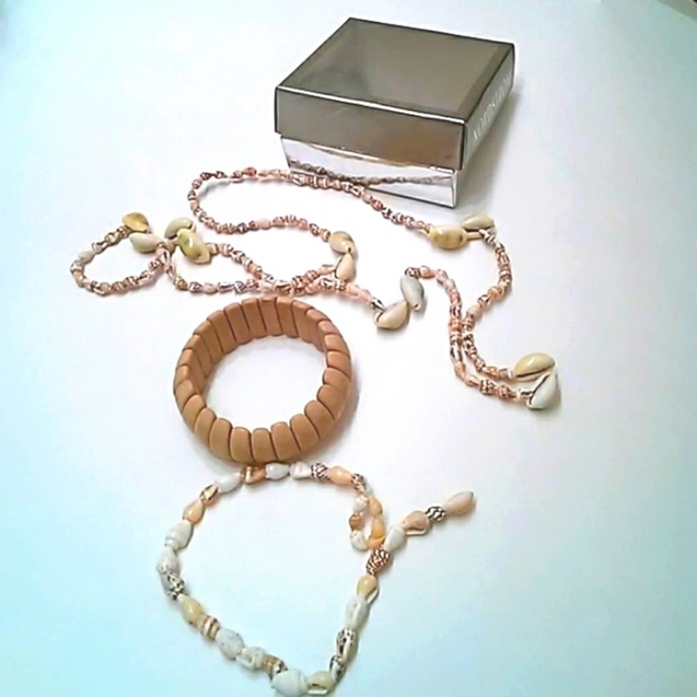 Hawaiian‎ Set Shell & Wood Jewelry BEAUTIFUL & FUN Set